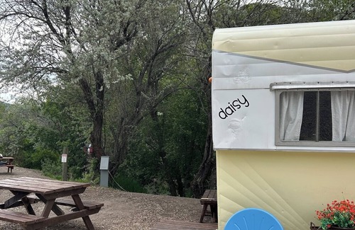 Lava Hot Springs Casa | Retro Camper king size bed