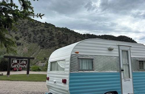 Lava Hot Springs Casa | Retro Camper Queen size bed