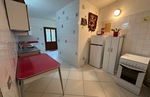 Grizzana Morandi Apartamento | Retro Charm 2-bedroom apartment Near Borgo La Scola - Grizzana Morandi