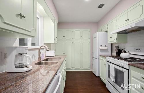Old West Austin Casa | Retro Chic Old Austin Charm with Updated Features