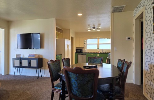 Edmond Casa | Retro Game Night Escape - Vintage Vibes & Classic Boardgame Fun Await!