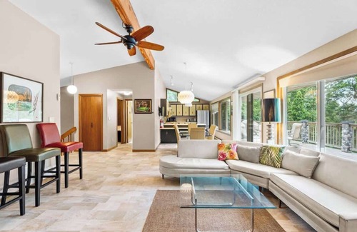 Port Franks Casa | Retro Hill Top Beach House