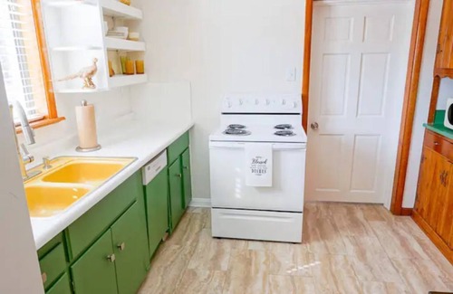 Twin Lakes Casa | Retro home minutes from downtown Denver