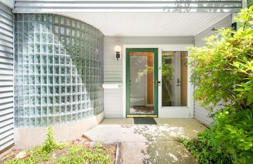 Durham Apartamento | Retro Loft steps from Duke