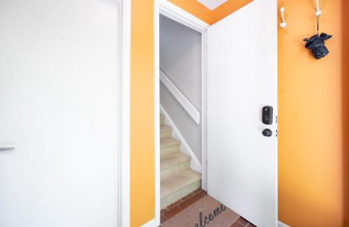 Durham Apartamento | Retro Loft steps from Duke