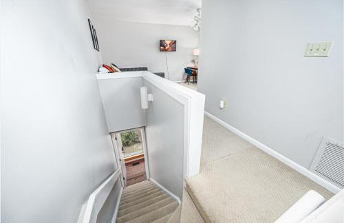 Durham Apartamento | Retro Loft steps from Duke