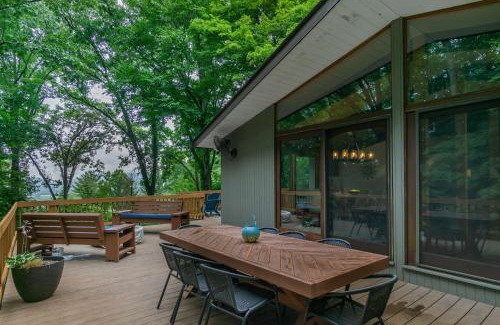 Fairview Casa | Retro Metro Deck House MCM Gem with Hot Tub & Spectacular Views!