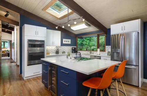 Fairview Casa | Retro Metro Deck House MCM Gem with Hot Tub & Spectacular Views!