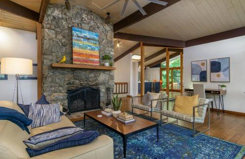Fairview Casa | Retro Metro Deck House MCM Gem with Hot Tub & Spectacular Views!