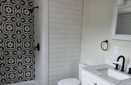 Cortland Casa | Retro on Maple Avenue