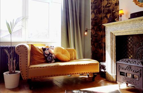 Namur Apartamento | Retro Parisian Apartment - 2 Persons - Spacious 75m2 and fully equipped - IN city center