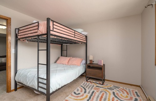Sioux Falls Casa | Retro Ranch W/ Backyard Oasis