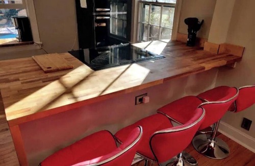 East Raleigh Casa | Retro Retreat | 2BR + King Bed, Porch & Fire Pit