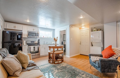 West Bountiful Apartamento | Retro Retreat - Full Kitchen, Near Downtown SLC .
