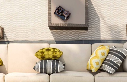 Salalah Apartamento | Revel In Aesthetic Charm! 1BR Pool Villa with Lagoon View, Onsite Pool & Spa!