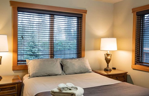 Revelstoke Casa | Begbie Snug: Chalet de montaña exclusivo, tranquilo y privado