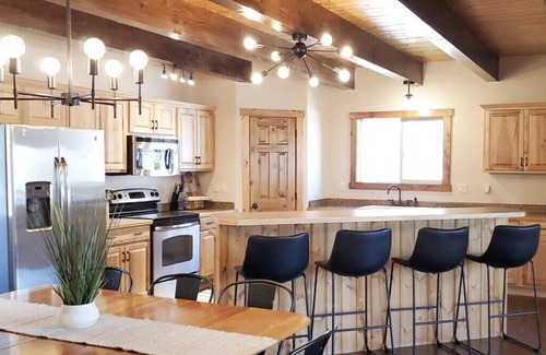 Glendale Cabaña | Revered Hidden Lake Lodge @ East Zion & Bryce