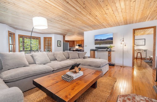 Doyle Cabina | Reverie Ranch @ Gold Mountain 136 Acre w/ Lakeview & Nat'l Forest Access, Remote