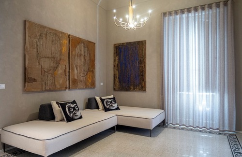 Vasto Cama Y Desayuno | Reverse Art Hotel