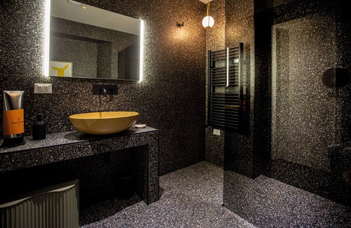Vasto Cama Y Desayuno | Reverse Art Hotel