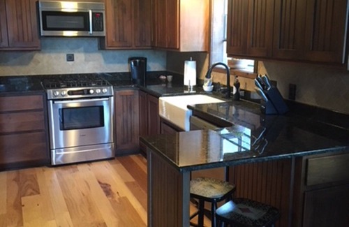 Waynesville Cabina | Revitalícese en Woodland Retreat