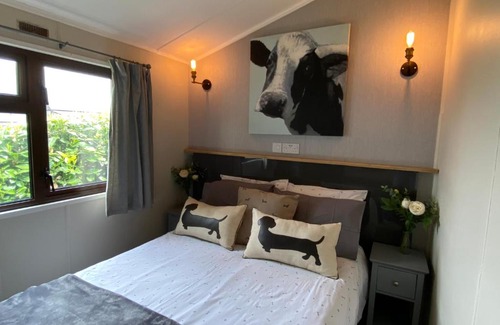 Seend Casa | Rew Farm Country & Equestrian Accommodation - Sunrise Lodge