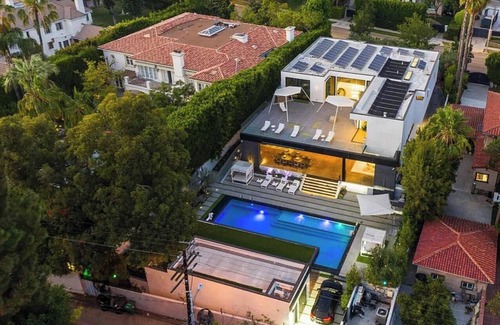 The Flats Casa | Rexford Modern - Living Art on Rexford Drive w/6BR Near the Golden Triangle