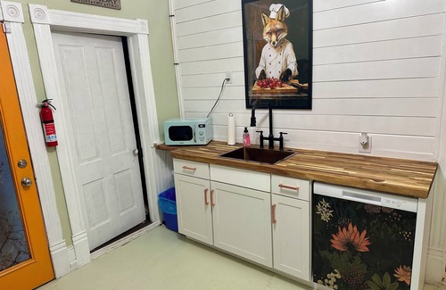 Old Southwest Apartamento | Reynard's Bliss - Historic Roanoke Apt Near Carilion & Downtown - Pet Friendly
