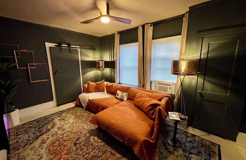Old Southwest Apartamento | Reynard's Bliss - Historic Roanoke Apt Near Carilion & Downtown - Pet Friendly
