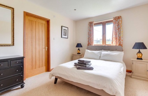 Beckley Casa | Reynards - Three Bedroom House, Sleeps 6