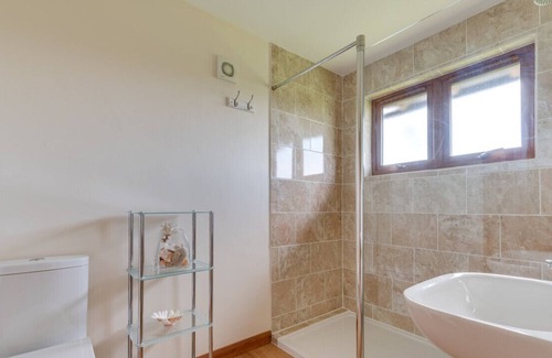 Beckley Casa | Reynards - Three Bedroom House, Sleeps 6