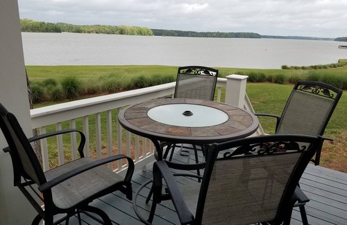 Reynolds Landing Casa | Reynolds Lake Oconee Designer Home - ¡Vistas increíbles al lago y acceso al campo de golf!