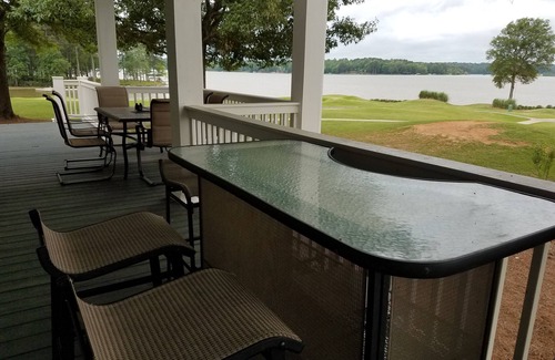 Reynolds Landing Casa | Reynolds Lake Oconee Designer Home - ¡Vistas increíbles al lago y acceso al campo de golf!
