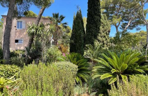 Antibes Apartamento | Rez-de-chaussée dans grand jardin provençal, à la villa Tatiana