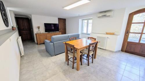 Saint-Christol-Les-Ales Apartamento | Rez de jardin chez Elise