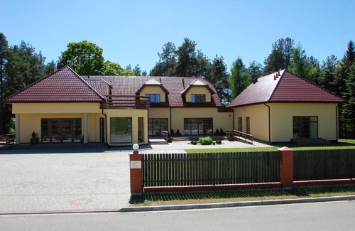 Gawrych Ruda Cama Y Desayuno | Rezydencja Nad Wigrami Standard & Comfort Rooms