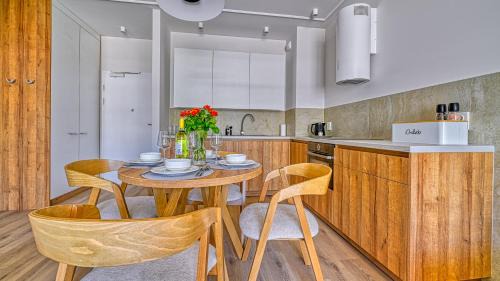 Niechorze Apartamento | Rezydencja Niechorze D204 Eco Boho z Basenem i SPA oraz z 2 sypialniami - 5D Apartments