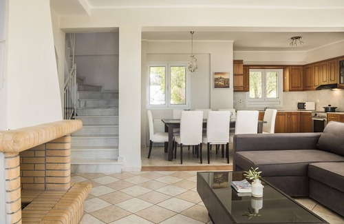 Mousata Villa | Gran chalet con piscina, 180 ° vistas al mar en Gran ubicación, espacioso para 6