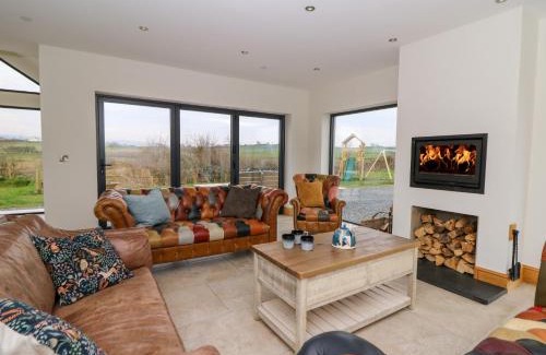 Bontnewydd Casa | Rhandir Hen