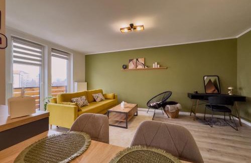 Tirgu Mures Apartamento | Rhapsody Home - Urban quiet area with Parking&King Bed&Balcony