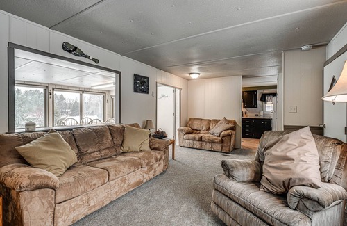 Rhinelander Casa | Rhinelander Vacation Rental w/ Yard on Venus Lake!