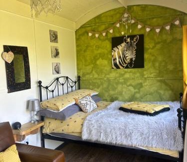 Cauldon Casa | Rhodes To Serenity - Mermaid Shepherds Hut
