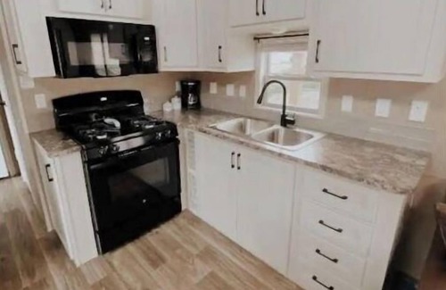 Forks Casa | Rhody House- A Tiny Home Experience in Downtown Forks!