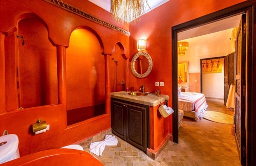 Bab Taghzout Casa | Riad 7 Saints