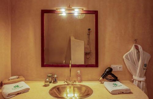 Sidi Bou Amar Casa | Riad Adika & Spa