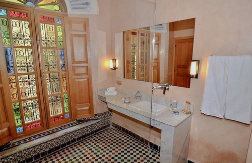Ain Azlitan Casa | Riad Al Ansari