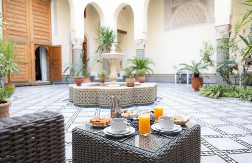 Ain Azlitan Casa | Riad Al Ansari