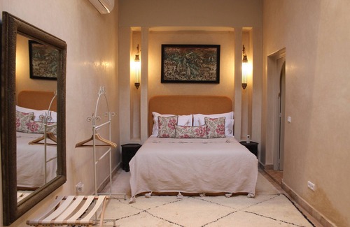 Zaouia Sidi Rhalem Casa | Riad Emberiza Sahari