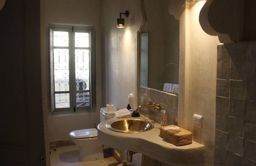Zaouia Sidi Rhalem Casa | Riad Emberiza Sahari