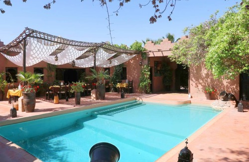 Marrakech Villa | Riad de encanto con piscina y sin jardín frente y grandes.